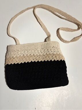 Liz Claiborne Black and Cream Woven Crossbody Shoulder Purse Bag